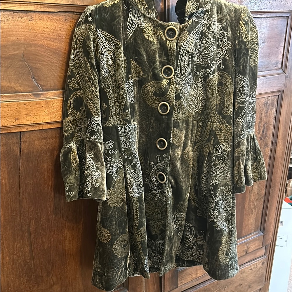 Elegant Paisley Velvet Blazer